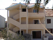 Pogled na kuću s ulice